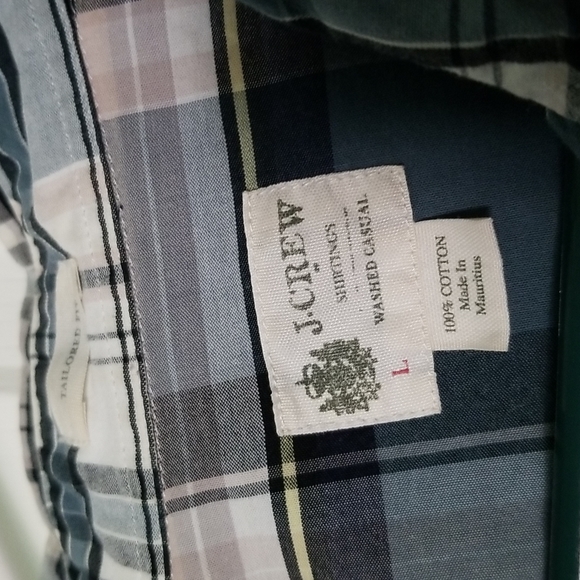 Button up Shirt - Picture 2 of 3